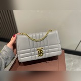 禮盒包裝巴寶莉Burberry博柏利Lola蘿拉包TB标識绗縫羔羊皮金屬鍊