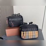 折疊禮盒尺寸：22*16cm Bur 21ss巴寶莉 相機包手袋内設卡位！