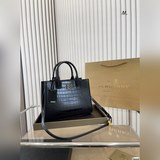 Burberry 巴寶莉托特包簡直必備款 上身真的很好看經典氣質款 日常出行