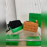 配盒BVcassette斜挎包氣場強大又百搭的包包時髦又有活力感獨特的設