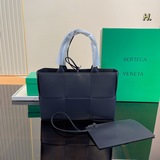 折疊禮盒Bottega veneta  适合春夏秋冬的季節 Bv高級牛仔手提