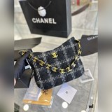 原版毛呢chanel香奈兒22k毛呢hobo腋下包一眼就愛上了太可愛了，肩