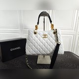 chanel專櫃海外最新爆款， 美眉們女神們又是熱捧季節啦： 做工精湛内裡複雜專