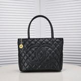 chanel：全新至尊版本 經典重現經典款之 vintagep 希爾頓