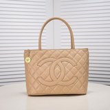 chanel：全新至尊版本 經典重現經典款之 vintagep 希爾頓