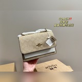 配盒尺寸21.14蔻馳風琴包身材嬌小 但容量卻是不容小觑女人味滿滿 具備