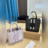 配盒子 蔻馳經典托特包.單肩斜挎包.不管是自用還是送人都很棒！進口五金件.實用大