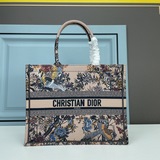 【Di0r Book Tote】多數人消費奢侈品牌首先想到的是買實用型的經典款