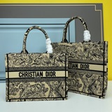 【Di0r Book Tote】多數人消費奢侈品牌首先想到的是買實用型的經典款