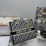 送絲巾 （折疊盒） 迪家戴妃包 Dior lady classic 戴妃一直都