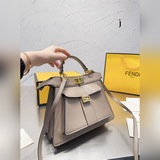 fendi （芬迪）88 周年之際，peekaboo 系列誕生了，也順理成章地成
