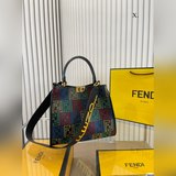 芬迪fendi托特包顔值 容量都非常的可又潮又酷  潮酷時尚女孩必入款适合
