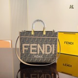 fendi芬迪 22新款 托特ff 新品購物袋，推薦給大家芬迪f非常實用和百搭.