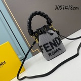 【配盒子】 FENDI Mon Tresor小号水桶包，千鳥格紋羊毛材質，飾有F