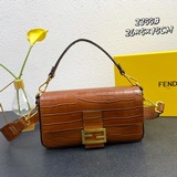 fendi 牛皮鳄魚紋 法棍包 采用牛皮鳄魚紋材質，經典的法棍包，原版五金開模，