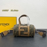 【配盒子】 FEND1 圓筒迷你保齡球手袋，采用布料制成，飾有提花FF圖案和打造