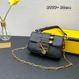 fendi /versace聯名款合作款閃亮登場！雲朵牛皮手感柔軟、皮質細膩！蓋