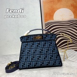 官網fendi官網iconic peekaboo iseeu小号手袋，雪尼爾材質