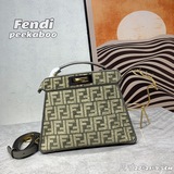 官網fendi官網iconic peekaboo iseeu小号手袋，雪尼爾材質