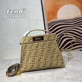 官網fendi官網iconic peekaboo iseeu小号手袋，雪尼爾材質
