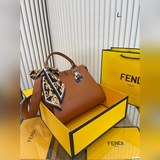 fendi芬迪手提包高顔值 潮酷時尚女孩必入适合日常 通勤 出街尺寸33