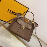fendi （芬迪）88 周年之際，peekaboo 系列誕生了，也順理成章地成