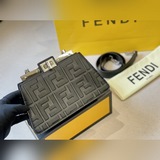 配折疊盒fendi芬迪首發2023秀款yyds 哇．今年fendi 202