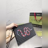 gucci 男士經典手包 細節實拍這個應該是古馳男士手拿包裡面賣的最好的産品之