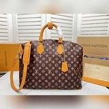m46240 lock it 托特包跌入 2023 秋冬系列的 this is