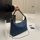 (配盒)size：31×20PRADA 普拉達新款牛仔腋下包複古小衆的一