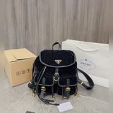 Prada / 普拉達 22新品高級雙肩 Logo五金原版一比一品質 内置隔層 