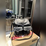 Prada / 普拉達 22新品高級雙肩 Logo五金原版一比一品質 内置隔層 
