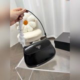 Prada普拉達尼龍包腋下包時裝/休閑 不挑衣服D-112尺寸23.4.1