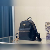 Prada / 普拉達 22新品高級雙肩 Logo五金原版一比一品質 内置隔層 