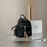 Prada / 普拉達 22新品高級雙肩 Logo五金原版一比一品質 内置隔層 