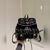 Prada / 普拉達 22新品高級雙肩 Logo五金原版一比一品質 内置隔層 