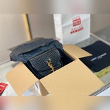 免稅店包裝禮品袋 “Ysl Kaia 小豬包” 聖羅蘭斜挎小豬包 Saint
