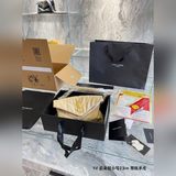 全套折疊盒包裝今年最值得買的秋冬包包YSL軟糯的雲朵包 楊幂款YSL軟糯的雲朵包