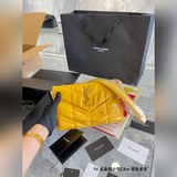 全套折疊盒包裝今年最值得買的秋冬包包YSL軟糯的雲朵包 楊幂款YSL軟糯的雲朵包