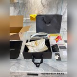 全套折疊盒包裝今年最值得買的秋冬包包YSL軟糯的雲朵包 楊幂款YSL軟糯的雲朵包