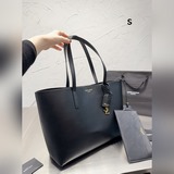 YSL聖羅蘭購物袋。 屬實不得不贊歎“她”真的很美洋氣美妞/街拍人，時尚潮女都必