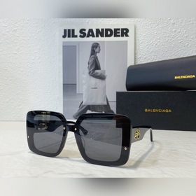 BALENCIAGABB0251 尺寸：68-10-145