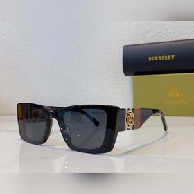 BURBERRY* B 4668 尺寸：63-14-143