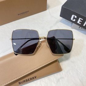 BURBERRY 夏季新款太陽鏡   型號：BE3133新款大方框墨鏡  夏季