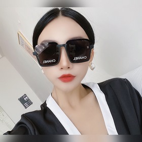 衆多博主網紅都有配戴的CHANEL*CH4289 歐美大框 很有設計感的鏡片字母