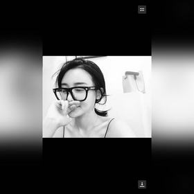 chanel4133 這個鏡框真是拿到手就愛上了現在又回潮流行戴這種黑框眼鏡，