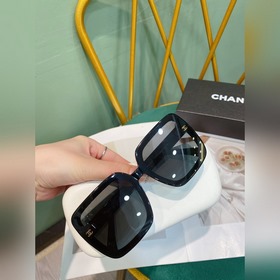 Chanel 香奶奶墨鏡  尺寸：60-14-145Ch5698 這款墨鏡它比