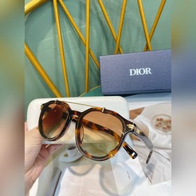 DIORDIORBLACKSUIT RI 尺寸：56口18-150