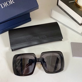 DIORDIORBobby S2F 尺寸：56口19-140