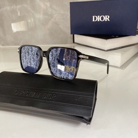 DIORBALCKSUIT墨鏡 尺寸：55-22-145